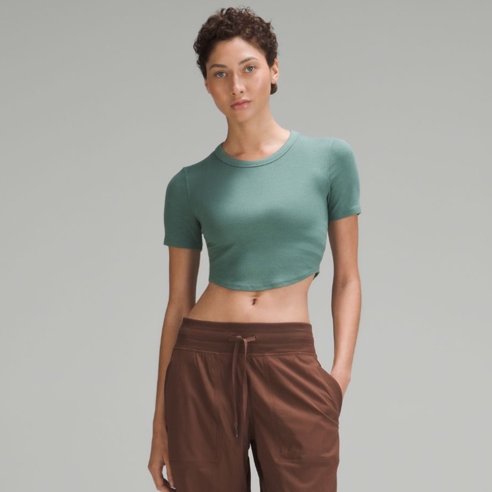 NWOT lululemon Hold Tight Cropped T-Shirt (Medium Forest)